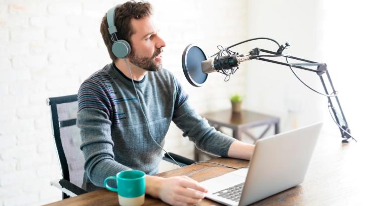 What Is a Podcast? What Are Its Benefits and Most Popular Platforms?