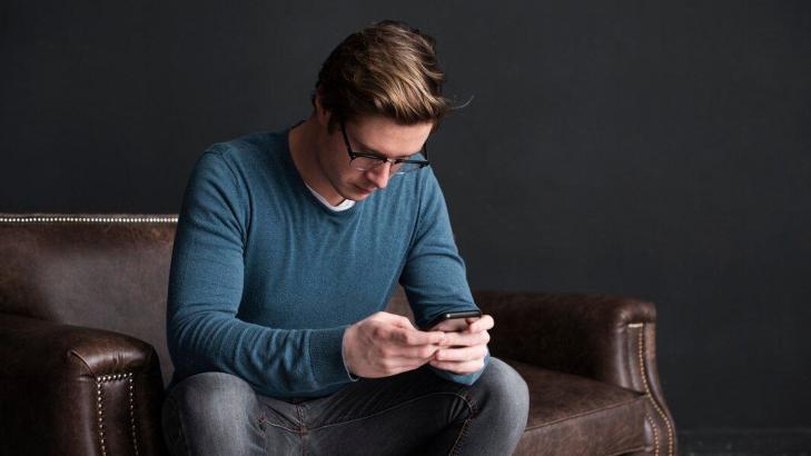 Social Media Addiction Symptoms, Causes, and Effects